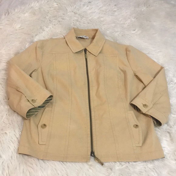 ❤️St John Sport Jacket - Picture 3 of 15